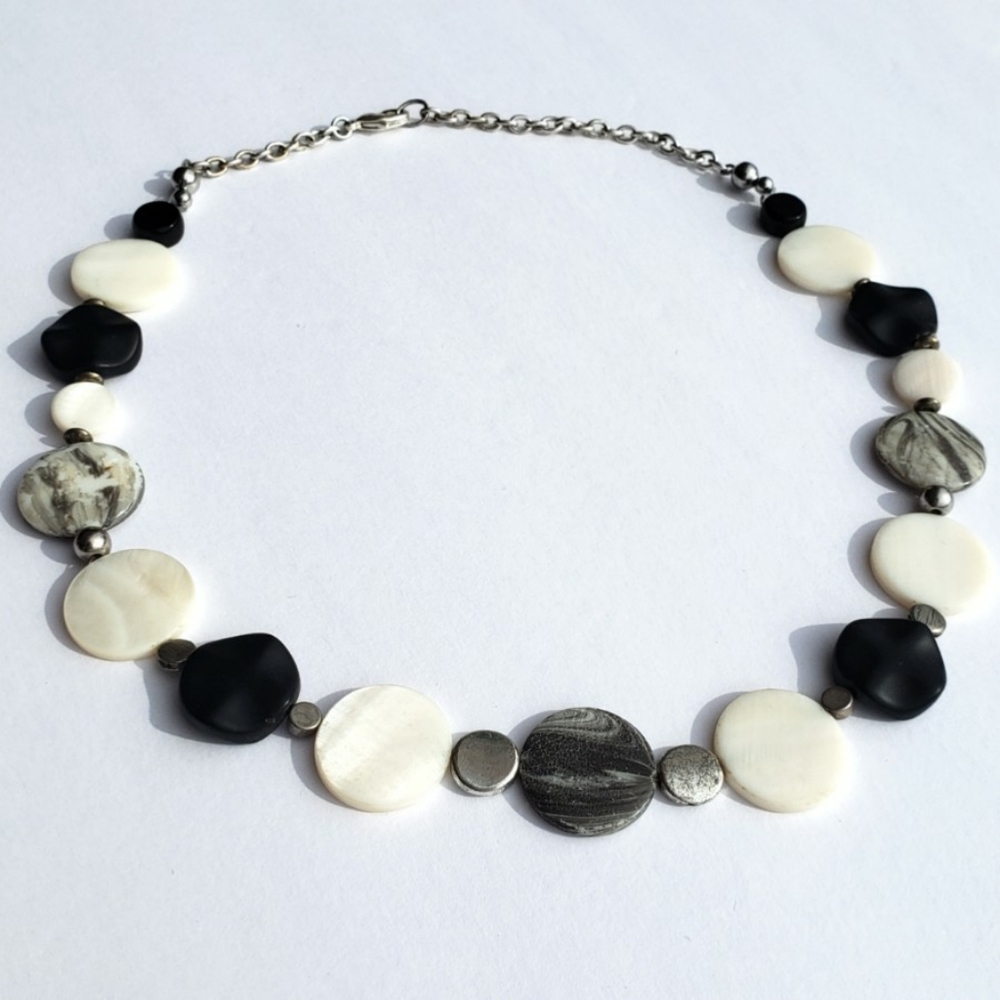 Black & (Pearl) White Disc Necklace